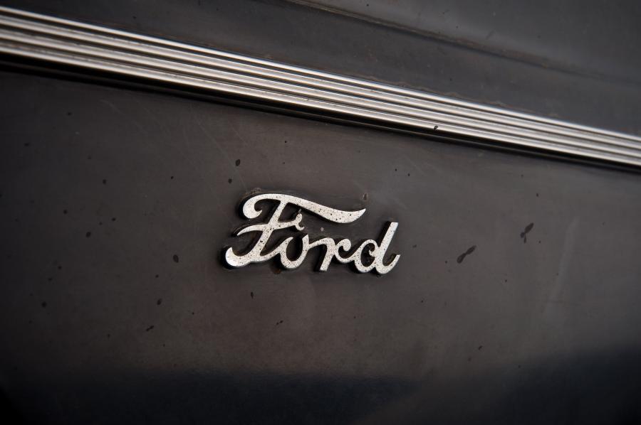  Ford Standard Station Wagon by Marmon-Herrington 1940 года  (фото 5 из 16)